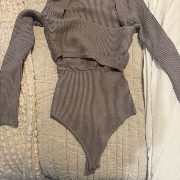 NWOT! Abercrombie & Fitch LuxeLoft Wrap Sweater Bodysuit - S - Picture 2 of 11